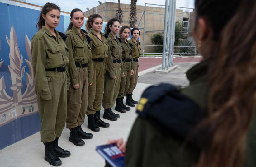 The six female recruits who with serve aboard the Sa'ar missile ship (photo credit: IDF SPOKESPERSON'S UNIT)