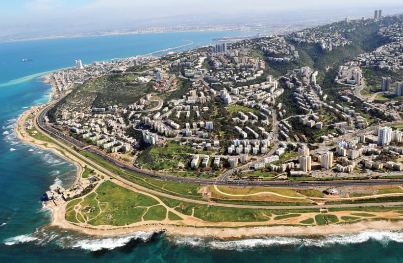 A view of western Haifa from the air (photo credit: Wikimedia Commons)
