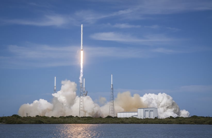 The Falcon 9 CRS-6 Dragon takes off from Vandenberg Air Force Base off the coast of California on Monday. (photo credit: Wikimedia Commons)