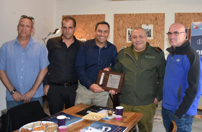 IDF Chief of Staff Lt.-Gen. Gadi Eisenkot And the heads of local councils in southern Israel (photo credit: MUNICIPALITY OF SDEROT)