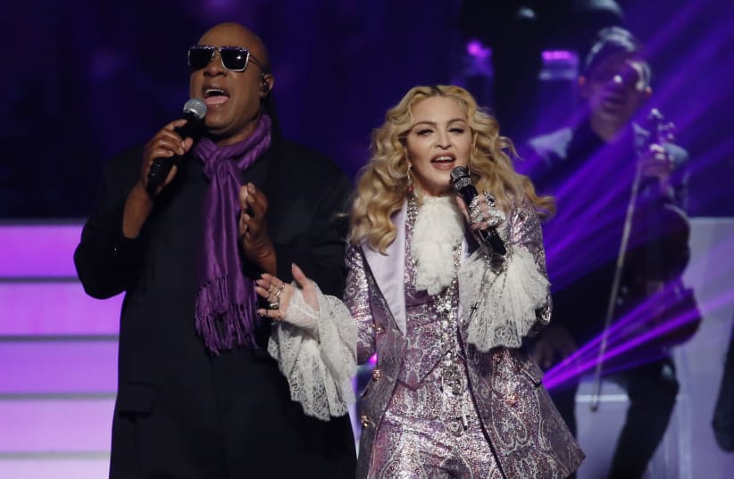 Stevie Wonder and Madonna perform "Purple Rain" during the tribute to Prince at the 2016 Billboard Awards May 22, 2016 (photo credit: MARIO ANZUONI/REUTERS)