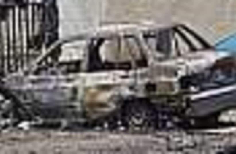 iraq car bomb 88 (photo credit: )
