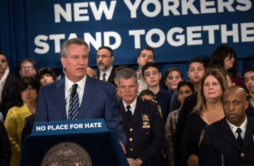 New York City Mayor Bill de Blasio speaks in Brooklyn synagogue, declaring war on antisemitism (photo credit: CONSULATE GENERAL IN NEW YORK)