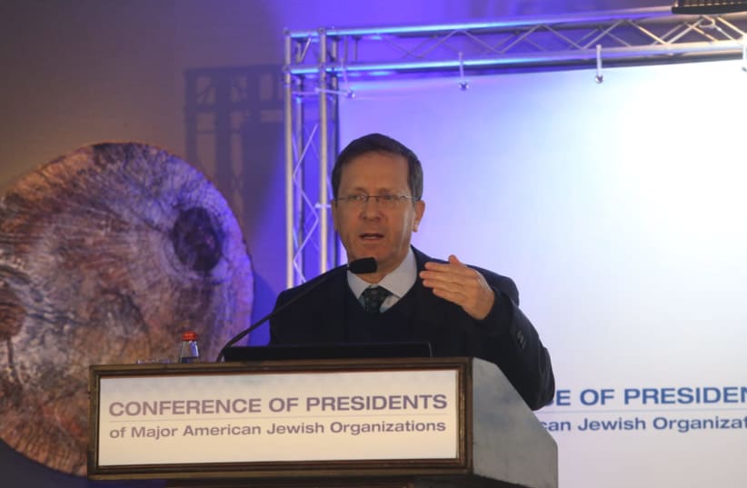 Jewish Agency Chairman Isaac Herzog speaks at the Conference of Presidents of Major American Jewish Organizations, February 18, 2019. (photo credit: MARC ISRAEL SELLEM/THE JERUSALEM POST)
