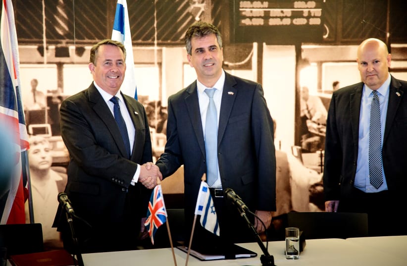 conomy Minister Eli Cohen and British Secretary of State for International Trade Liam Fox, February 18, 2019 (photo credit: ALEX PERGAMENT)