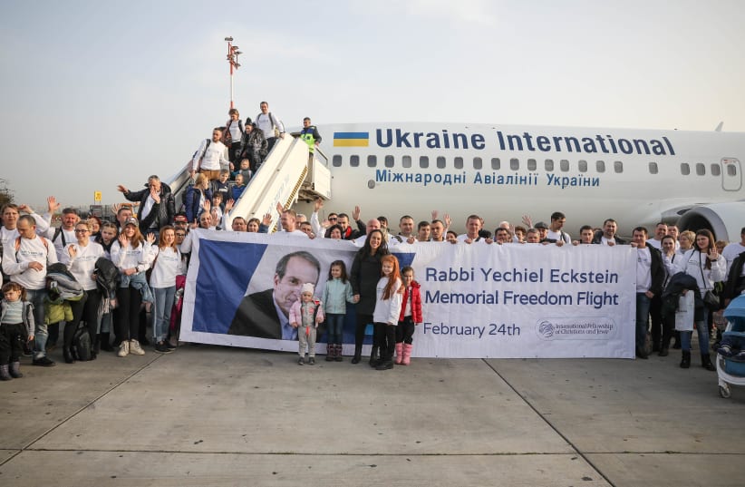 First immigrant flight lands in Israel since Rabbi Eckstein's death. (photo credit: NOAM MOSKOWITZ/IFCJ)