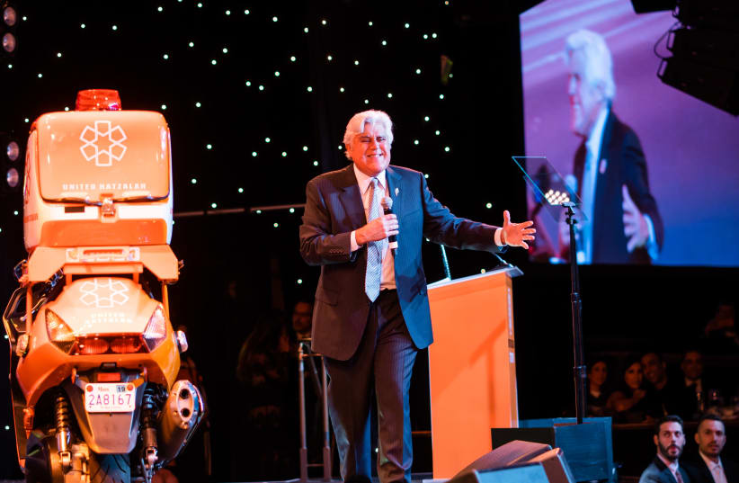 Jay Leno speaks at the 1st Annual Los Angeles Gala for Friends of United Hatzalah. (photo credit: Courtesy)