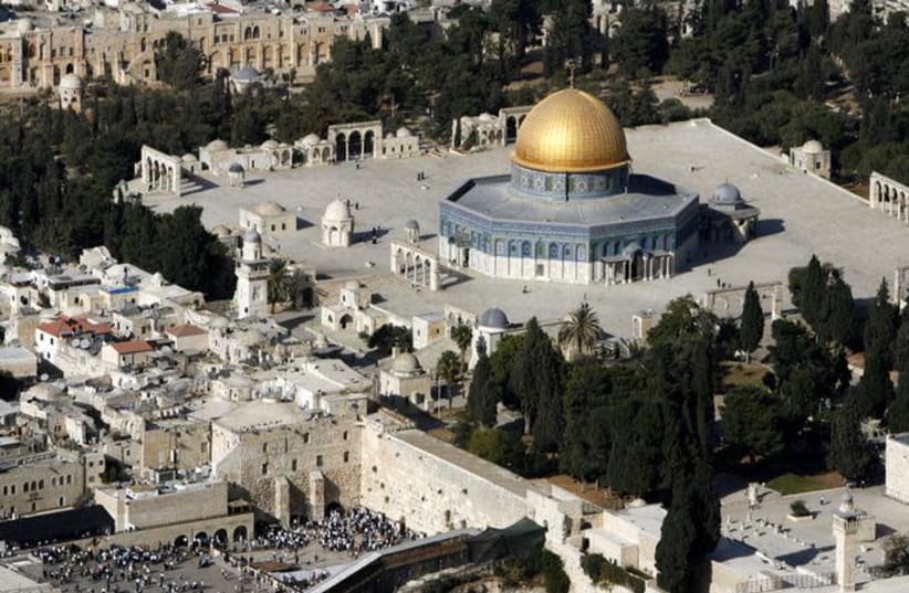 Will Jerusalem be divided? n aerial view shows the Dome of the Rock and the Western Wall (photo credit: REUTERS/ELIANA APONTE)