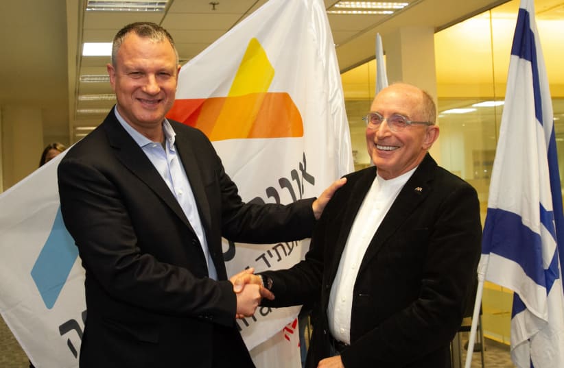 University of Haifa President Prof. Ron Robin and Dr. Erel Margalit, Chairman and Founder of the ii2020 sign collaboration to transform Haifa into digital health powerhouse. (photo credit: Courtesy)