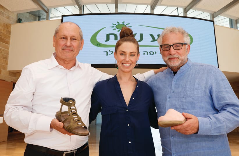 FROM RIGHT TO LEFT: Teva Naot CEO Michael Iluz, spokesmodel Dana Grotsky and owner Steve Lax  (photo credit: ANCHO GOSH)