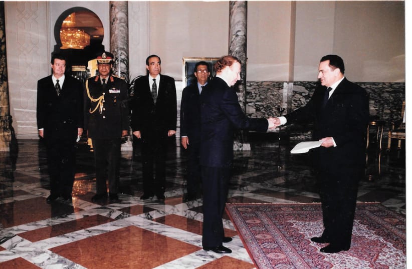 THE WRITER (left) presents his letter of credence to Egyptian president Hosni Mubarak. (photo credit: Courtesy)