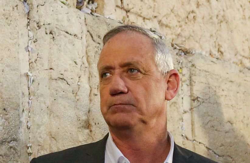 Benny Gantz, chairman of the Blue and White party, at the Western Wall, March 28th, 2019 (photo credit: MARC ISRAEL SELLEM/THE JERUSALEM POST)