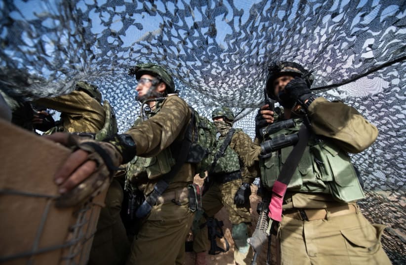 IDF soldiers on the Gaza border (photo credit: IDF SPOKESMAN’S UNIT)