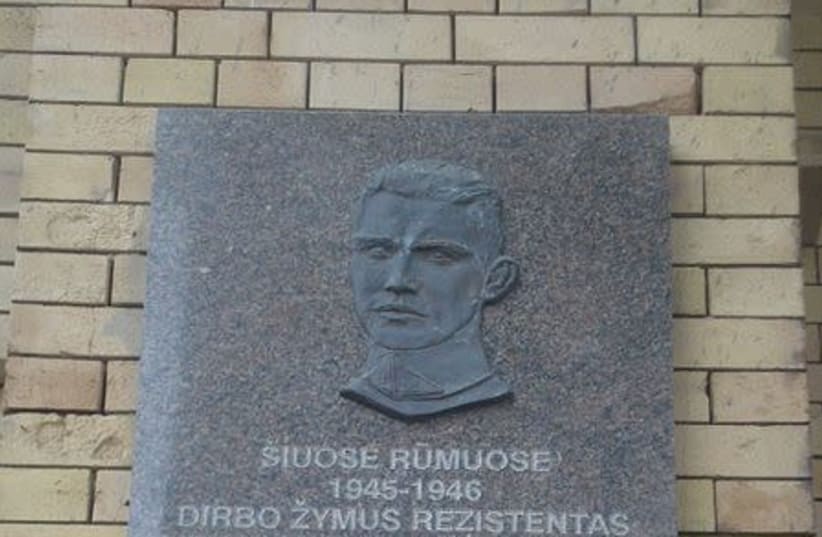 Memorial plaque at the Library of Academy of science in Vilnius: Jonas Noreika generolas Vetra (photo credit: WIKIMEDIA COMMONS/ALMA PATER)