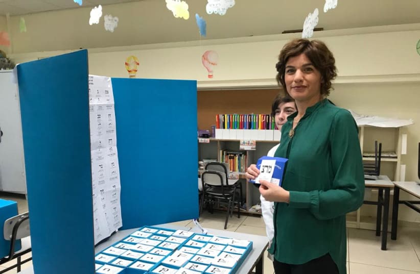 Meretz chairwoman Tamar Zandberg votes in Tel Aviv, April 9, 2019 (photo credit: Courtesy)