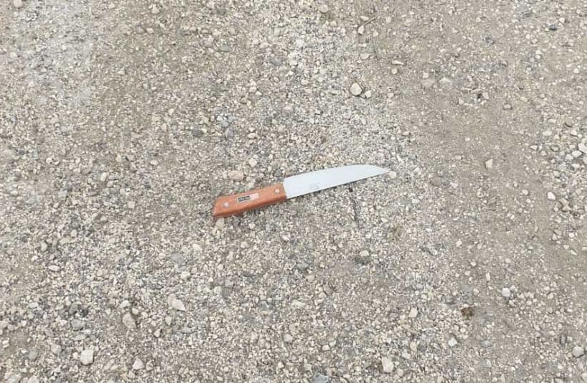 The knife belonging to the terrorist at the Tapuach junction (photo credit: POLICE SPOKESPERSON'S UNIT)