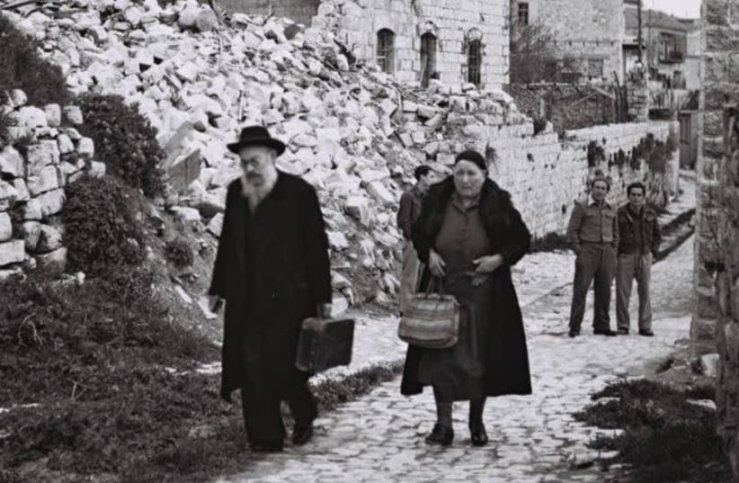 JEWISH FAMILIES in Safed in 1948.  (photo credit: REUTERS)