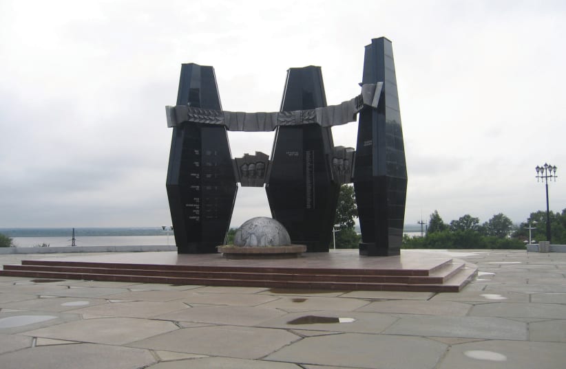 A RUSSIAN war memorial at Khabarovsk, along the Amur.  (photo credit: BEN G. FRANK)