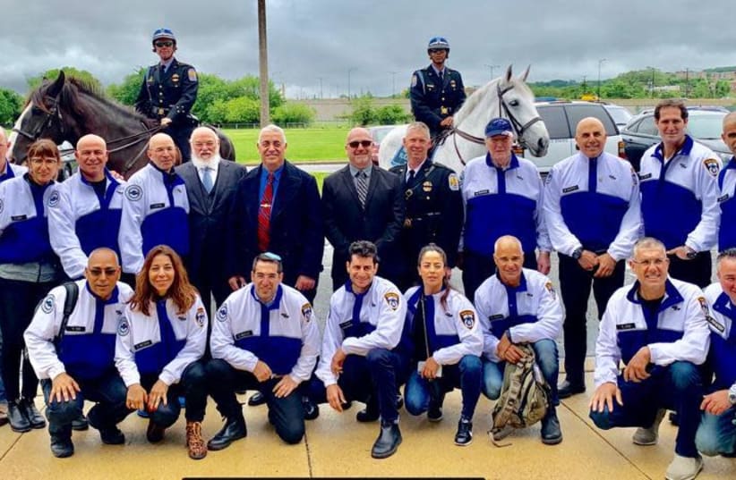 Members of the Police Unity Tour and their Israeli counterparts at the Beit Shemesh police academy Monday (photo credit: POLICE SPOKESPERSON'S UNIT)