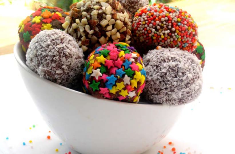 Chocolate balls (photo credit: PASCALE PEREZ-RUBIN)