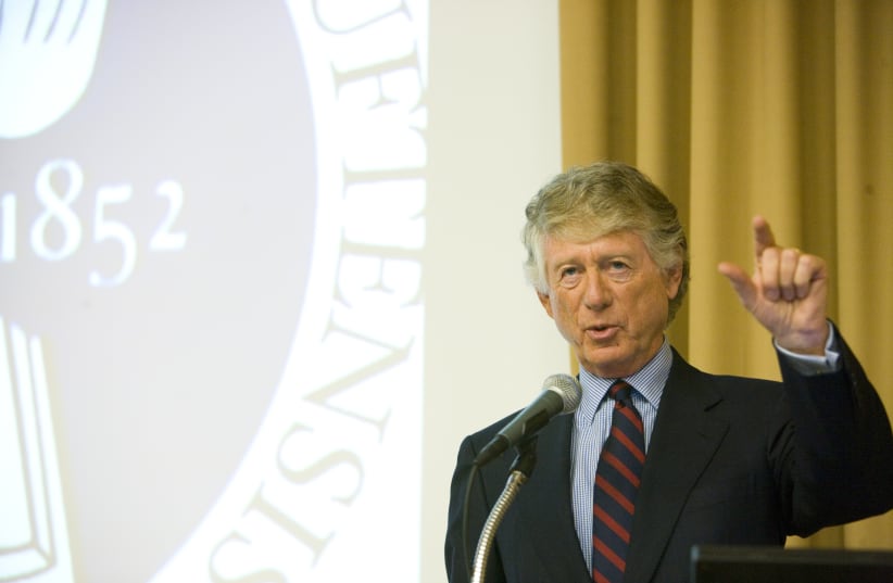 Ted Koppel speaks at the Edward R. Murrow Forum in 2006 (photo credit: Wikimedia Commons)