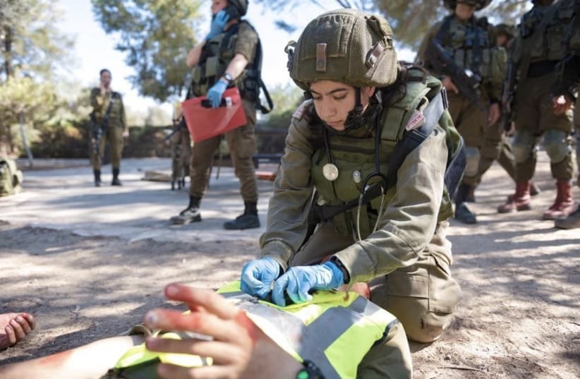 IDF medical officers take part on a drill (photo credit: IDF SPOKESPERSON'S UNIT)