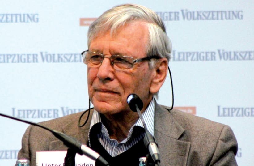 Amos Oz in Germany in 2013 (photo credit: WIKIPEDIA)