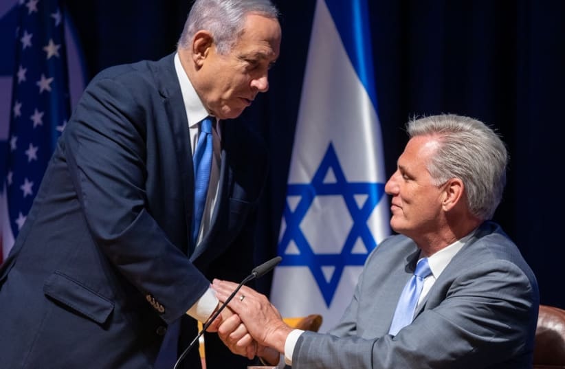 PM Netanyahu shakes hand of Congressman Kevin McCarthy head of US Congressional visitors group (photo credit: CALEB SMITH/LEADER MCCARTHY’S OFFICE)