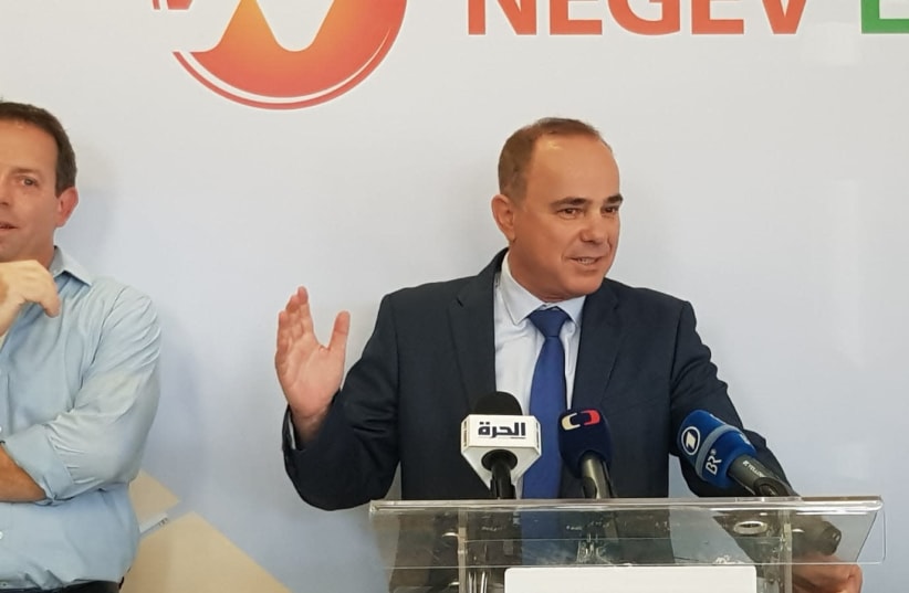 Energy Minister Yuval Steinitz inaugurates the Negev Energy thermo-solar power plant, August 29, 2019  (photo credit: EYTAN HALON)