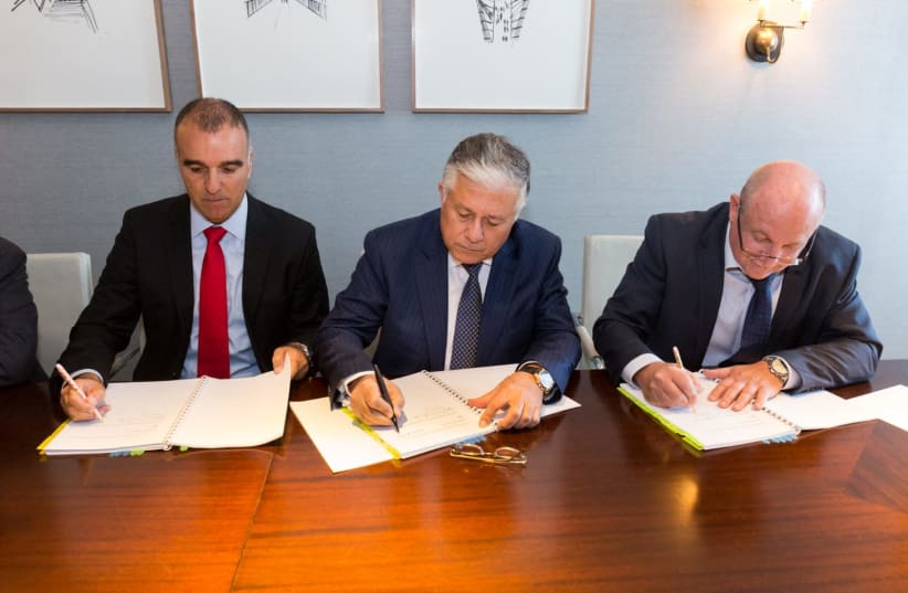 (Left to right) EAPC chairman Erez Halfon, EMG chairman and CEO Mamoon Al-Sakah and EAPC CEO Itzik Levi (photo credit: SHAI DOLEV)