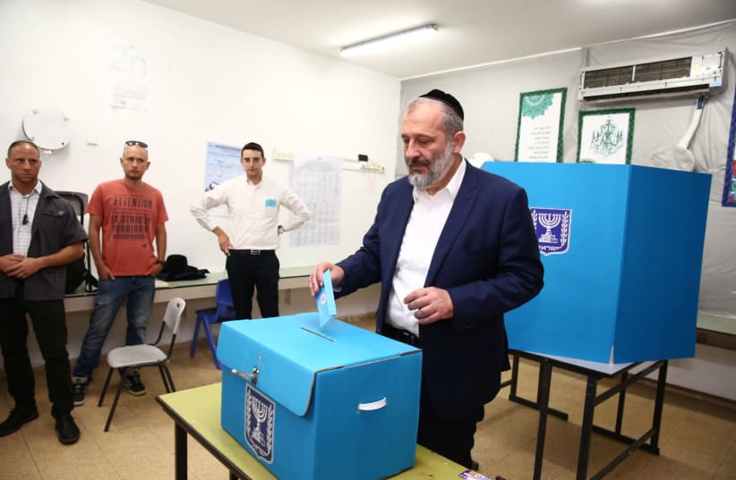 Shad leader and Minister of the Interior, Ayreh Deri casts his vote in Har Nof, Jerusalem, September 17 2019 (photo credit: SHAS)