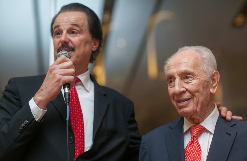 Mike Evans and Shimon Peres (photo credit: YOSSI ZAMIR)