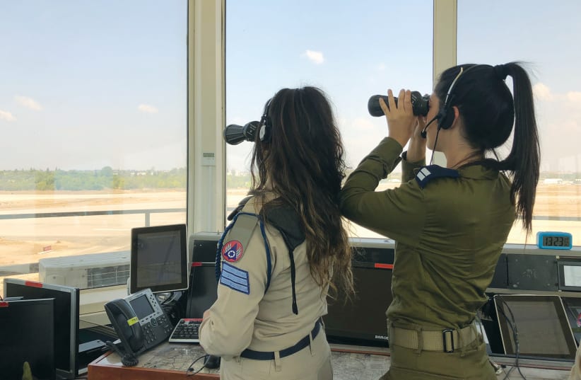 On shift at the Hatzor Air Force Base. (photo credit: ANNA AHRONHEIM)