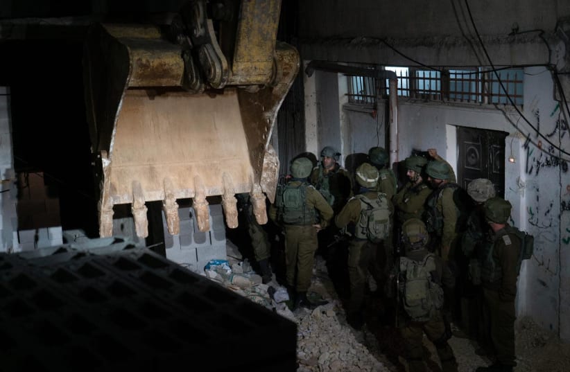 IDF soldiers at the demolition of terrorist Islam Yousef Abu Hamid's house, al-Am’ari refugee camp, October 24 2019 (photo credit: IDF SPOKESPERSON'S UNIT)