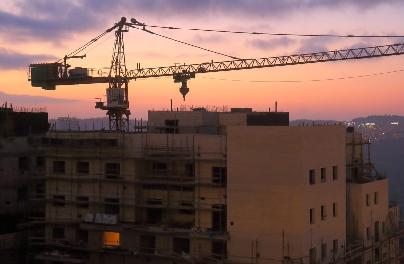A construction site in the neighborhood of Har Nof, Jerusalem. Nov 18, 2015 (photo credit: HALLEL MEIR/TPS)
