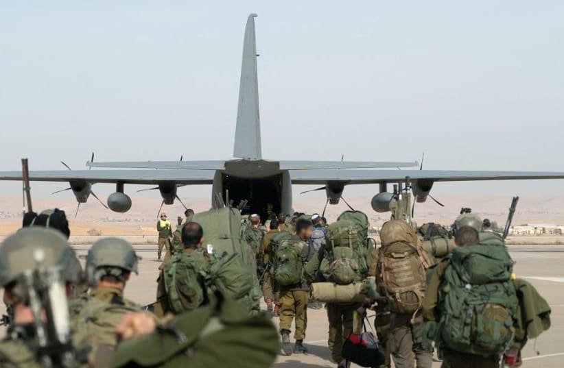 Special Ops soldiers boarding a cargo plane as part of the "Game of Thrones" joint drill. 06.12.19 (photo credit: IDF SPOKESPERSON'S UNIT)