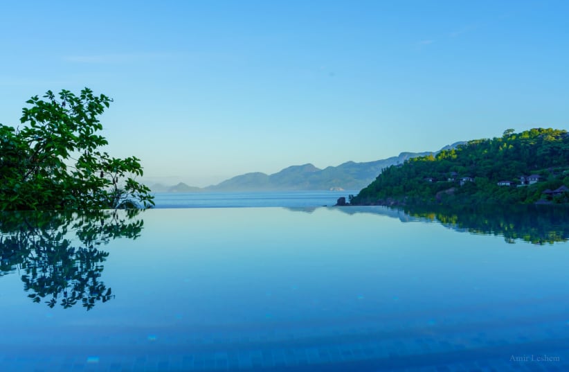 VIEW OF the infinity pool from a Four Seasons room. (photo credit: AMIR LESHEM)
