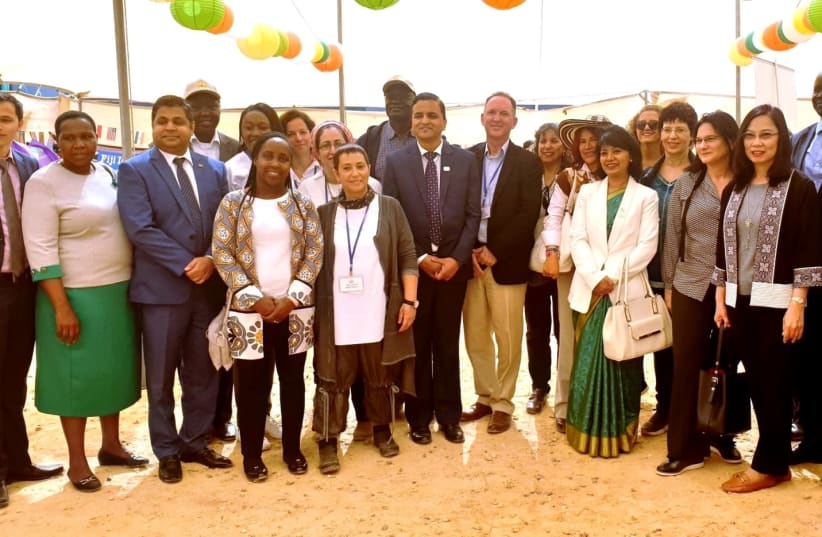 DIPLOMATS ATTEND the agricultural exhibition at AICAT in the Arava.  (photo credit: SHAVIT COMMUNICATIONS)