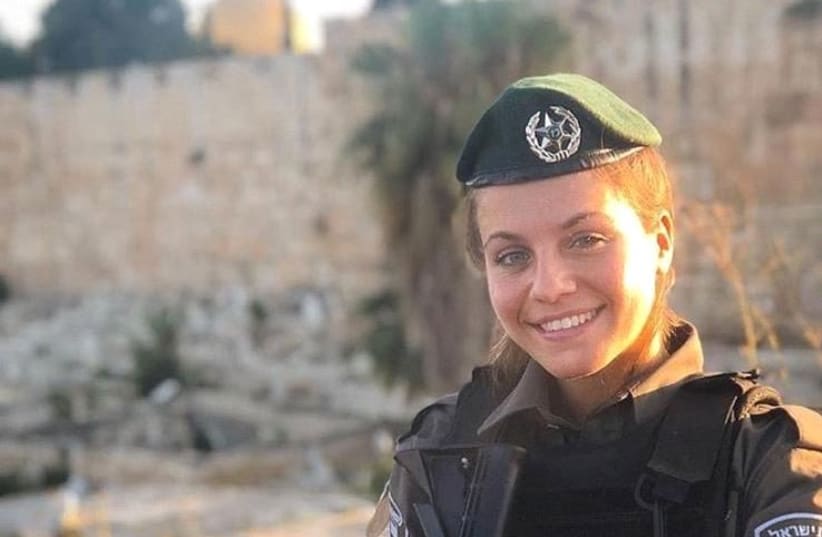 Liza Ruti Nataf, member of the Border Police standing infront of the Western Wall (photo credit: POLICE SPOKESPERSON'S UNIT)