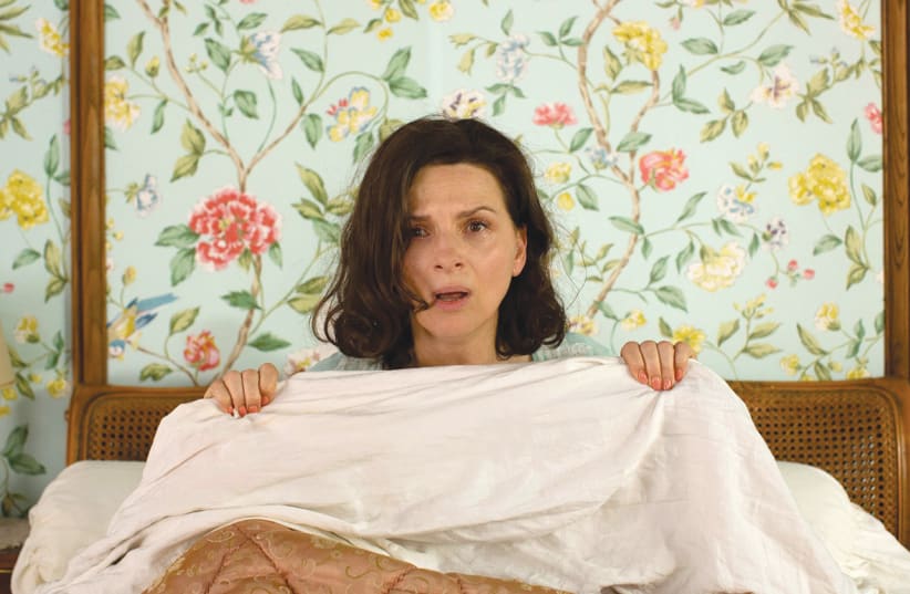 JULIETTE BINOCHE in Martin Provost’s new comedy ‘How to be a Good Wife.’ (photo credit: Courtesy)