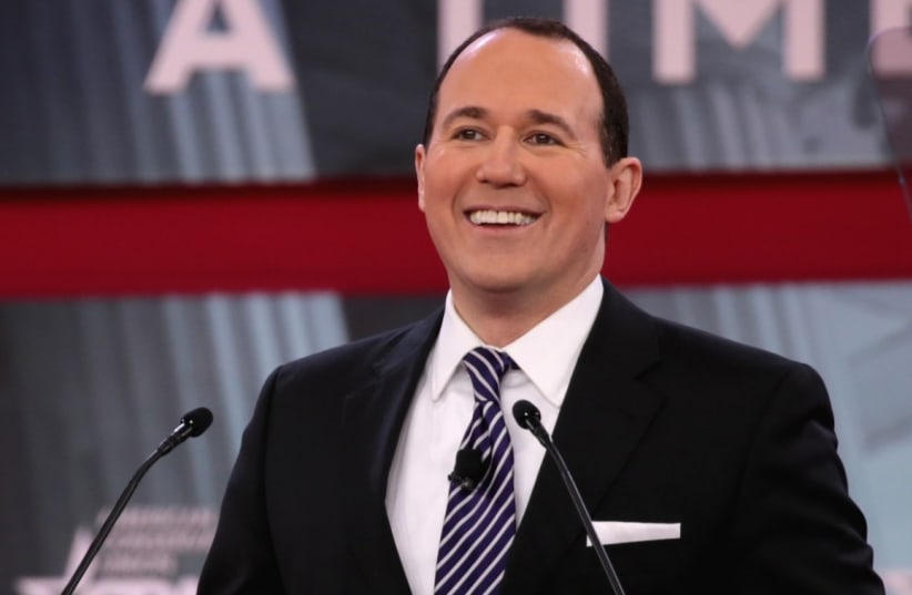 Raymond Arroyo speaking at Conservative Political Action Committee (CPAC) in 2018. (photo credit: Wikimedia Commons)