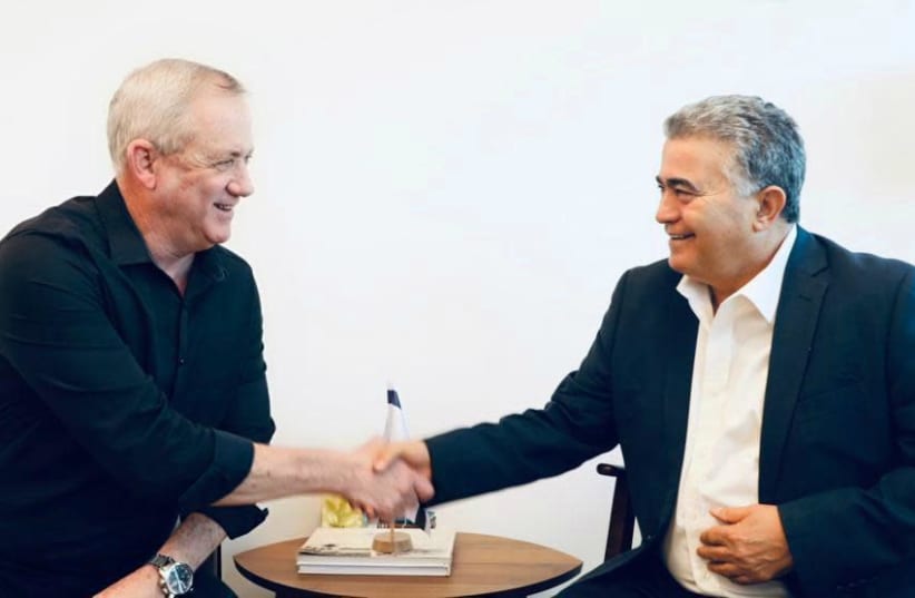 Blue and White leader Benny Gantz and Labor chairman Amir Peretz meeting on March 11, 2020 (photo credit: Courtesy)