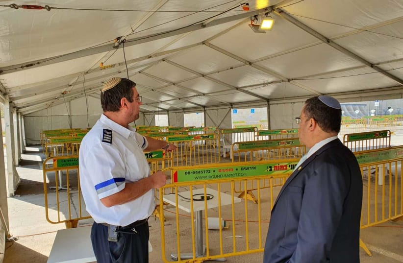 Moshe Leon (r) inspects the new testing facility in East Jerusalem. (photo credit: JERUSALEM MUNICIPALITY)