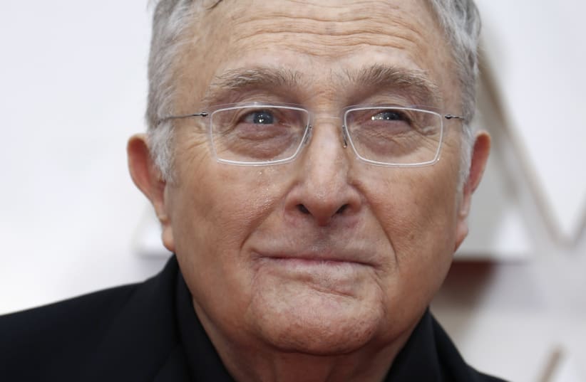 Randy Newman poses on the red carpet during the Oscars arrivals at the 92nd Academy Awards (photo credit: REUTERS/ERIC GAILLARD)