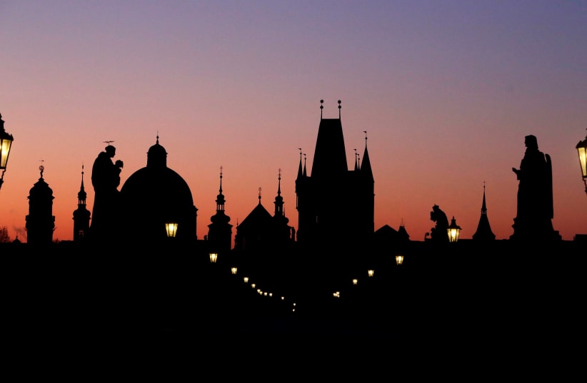 The medieval Charles Bridge in Prague (photo credit: REUTERS/DAVID W CERNY)