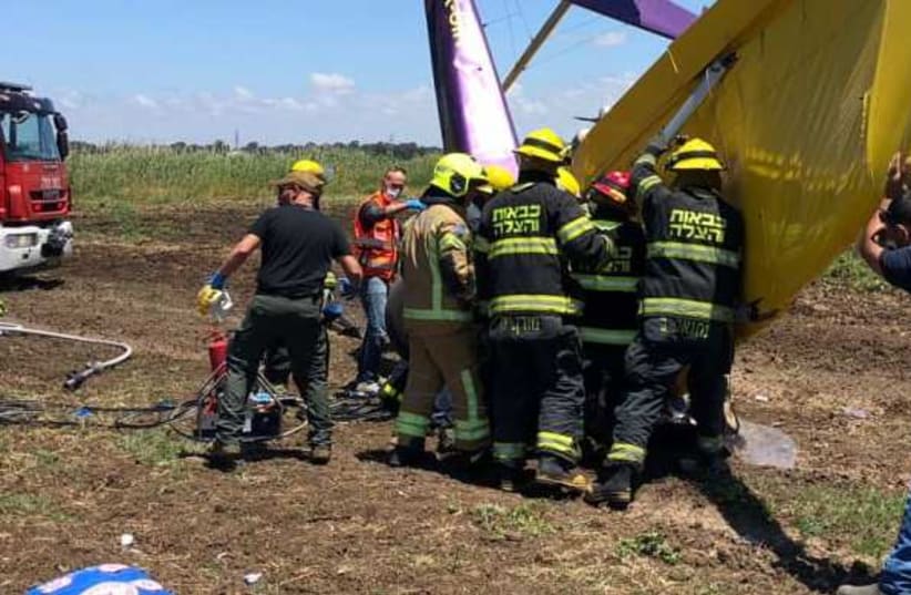 A light plane which crashed near Yakum (photo credit: ISRAEL FIRE AND RESCUE AUTHORITY SPOKESMAN)