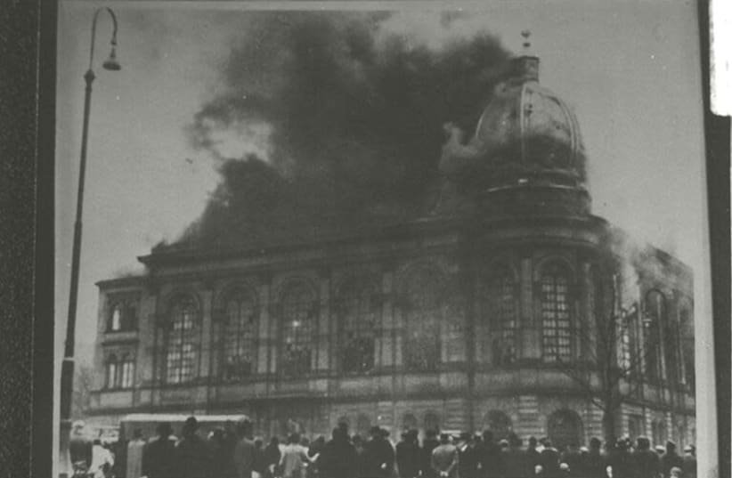 Frankfurt am Main Synagogue burning during Kristallnacht (photo credit: CENTER FOR JEWISH HISTORY/WIKIMEDIA COMMONS)