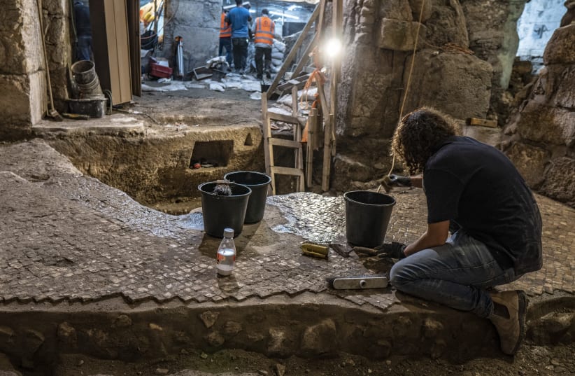 Archaeologists discover 2000-year-old unique complex by the Western Wall (photo credit: SHAI HALEVI / ISRAEL ANTIQUITIES AUTHORITY)