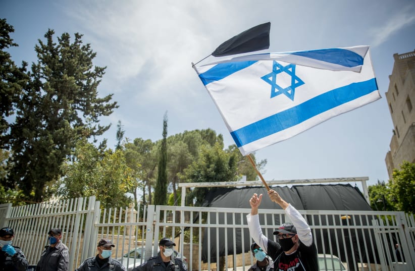 Israelis protest against government corruption and for democracy, outside the Prime Minister's Residence in Jerusalem on May 3, 2020 (photo credit: YONATAN SINDEL/FLASH 90)