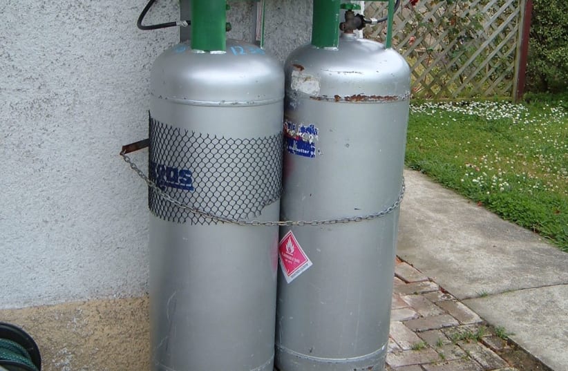 Two 45 kg LPG (Liquified petroleum gas) cylinders in New Zealand (photo credit: EVIL MONKEY/WIKIMEDIA COMMONS)